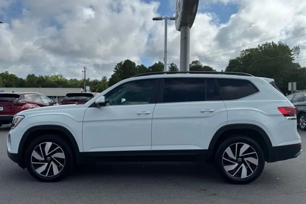 2024 Volkswagen Atlas SE Technology photo 1