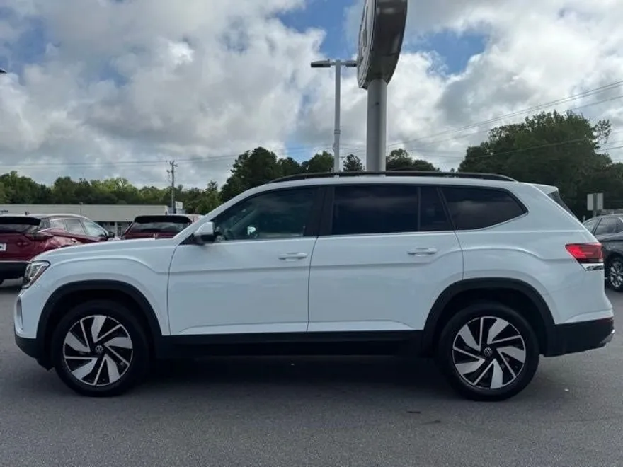 2024 Volkswagen Atlas SE Technology photo 1