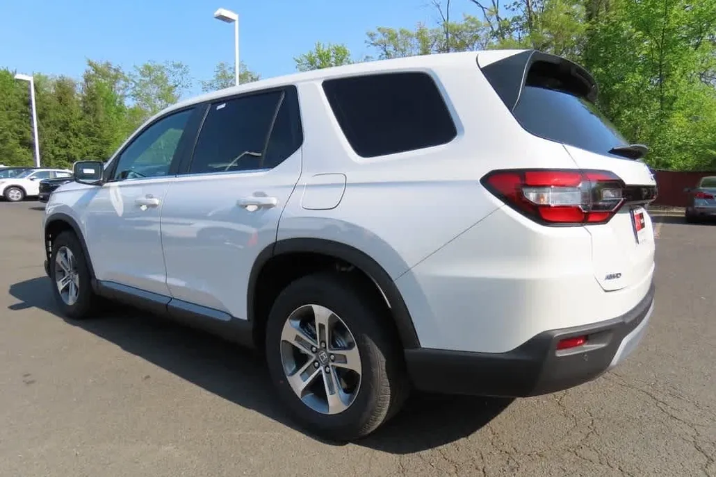 2025 Honda Pilot EX-L photo 1