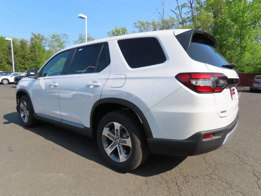 2025 Honda Pilot EX-L photo 1