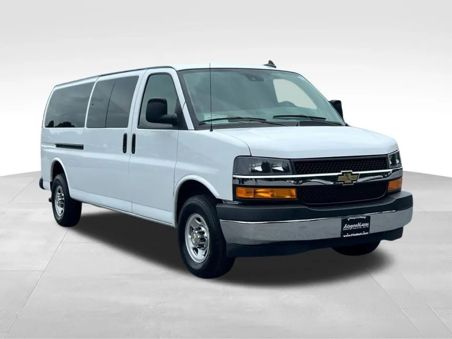 2024 Chevrolet Express 3500 LT Passenger photo 1