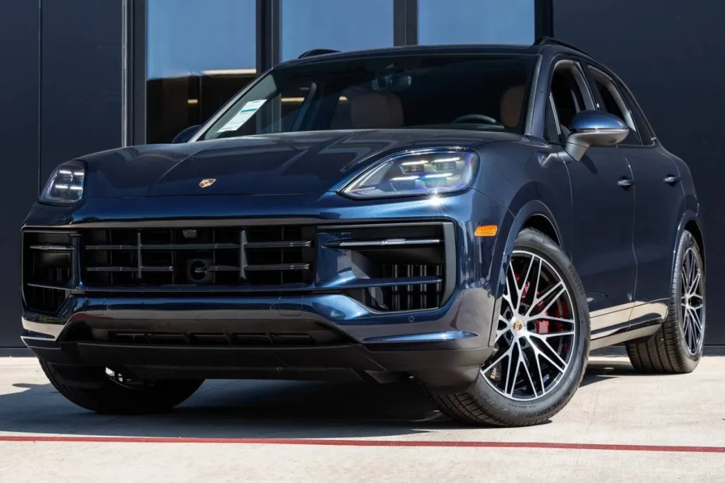 2025 Porsche Cayenne S photo 1