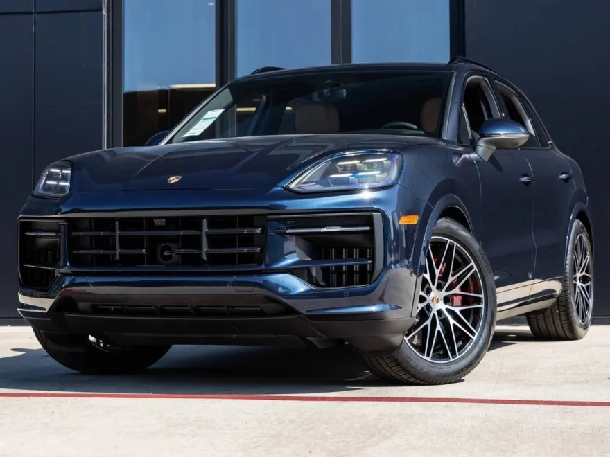 2025 Porsche Cayenne S photo 1