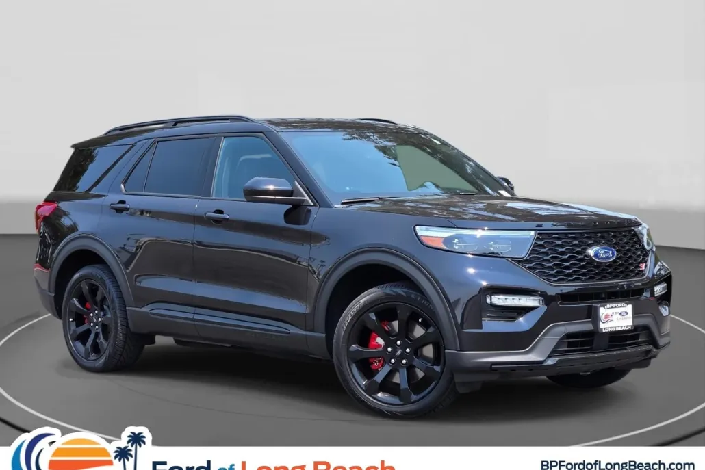2022 Ford Explorer ST photo 1