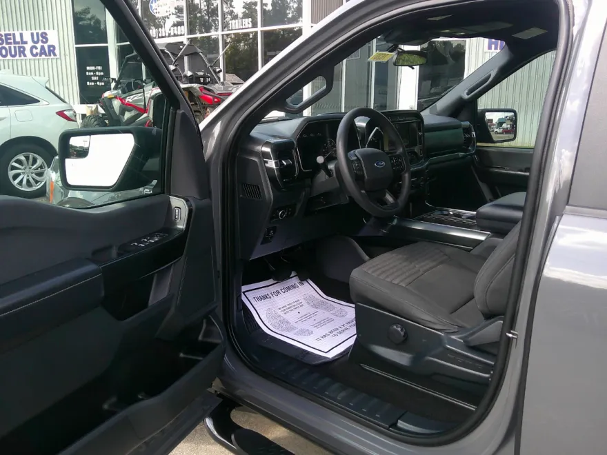 2021 Ford F-150 XL photo 1