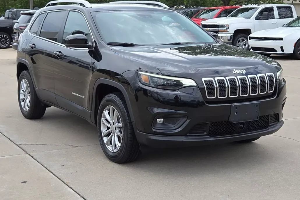 2021 Jeep Cherokee Latitude Lux photo 1
