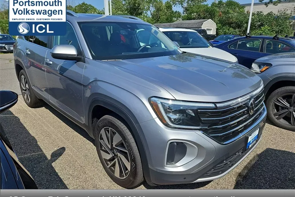 2024 Volkswagen Atlas SEL photo 1