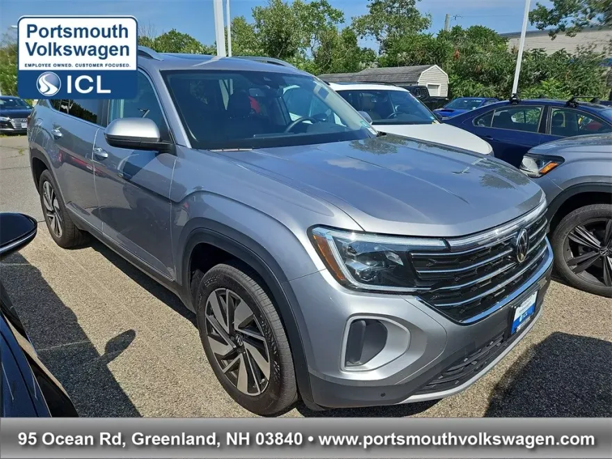 2024 Volkswagen Atlas SEL photo 1