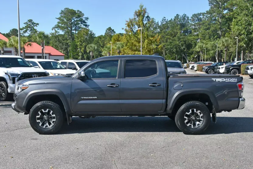 2022 Toyota Tacoma TRD Sport photo 1