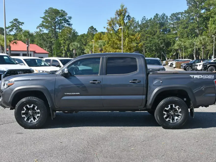 2022 Toyota Tacoma TRD Sport photo 1