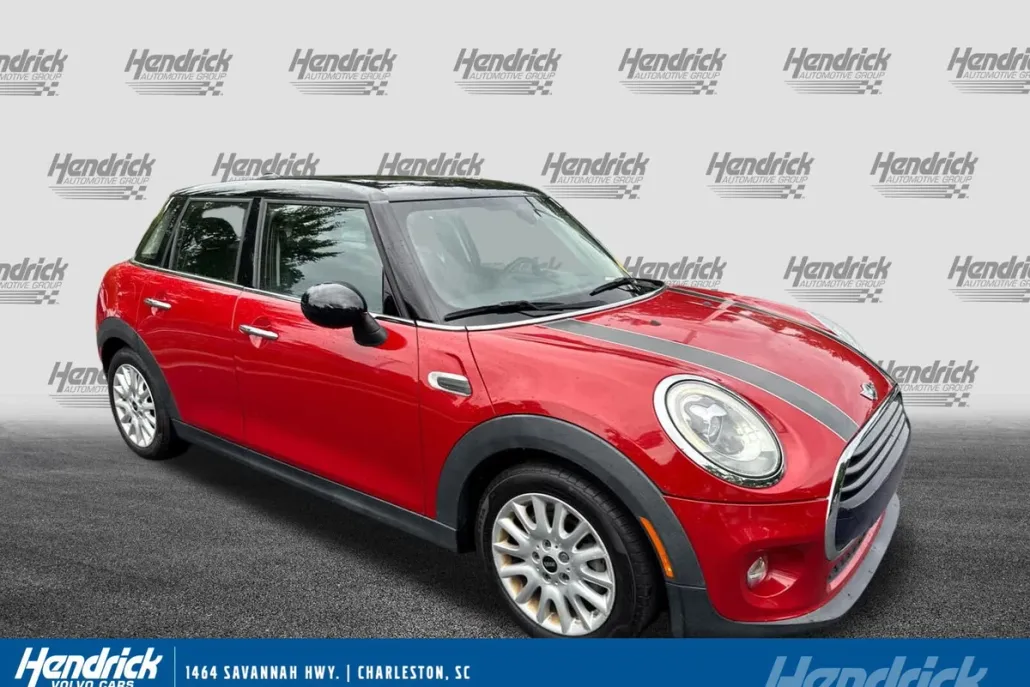 2016 Mini Cooper Hardtop 4 Door photo 1