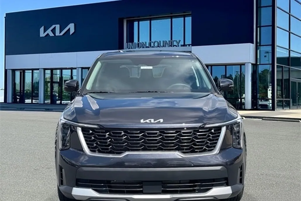 2026 Kia Sorento LX photo 1