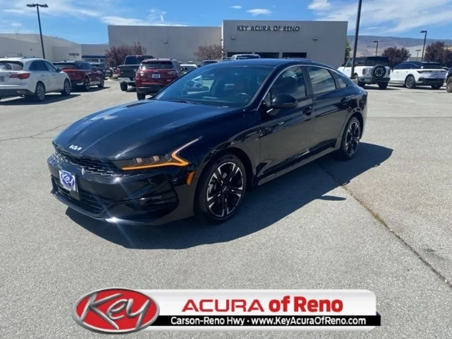2024 Kia K5 GT-Line photo 1