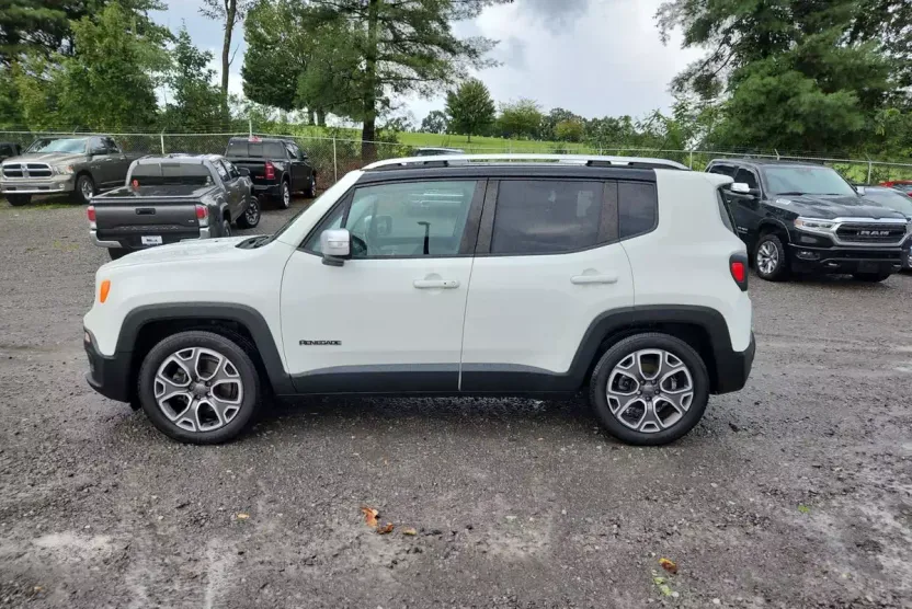 2015 Jeep Renegade Limited photo 1