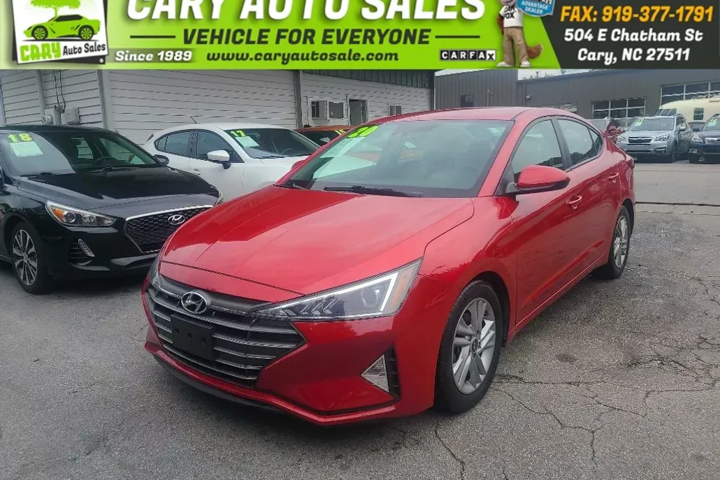 2020 Hyundai Elantra SEL photo 1