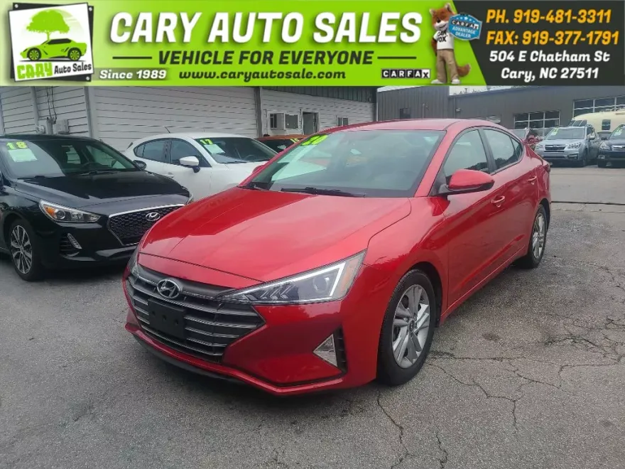 2020 Hyundai Elantra SEL photo 1