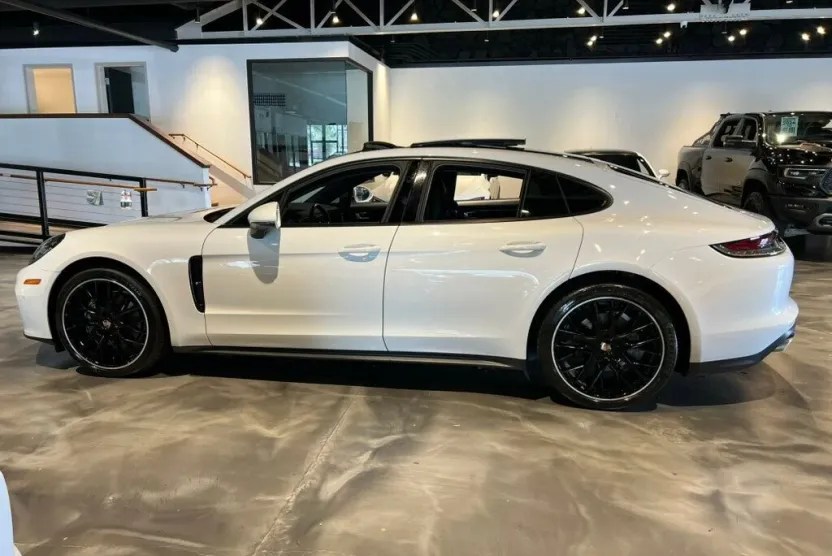 2021 Porsche Panamera Base photo 1