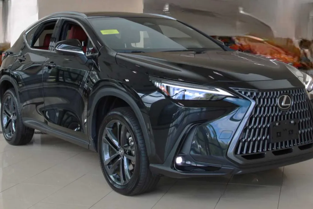 2025 Lexus NX 450h+ Luxury photo 1