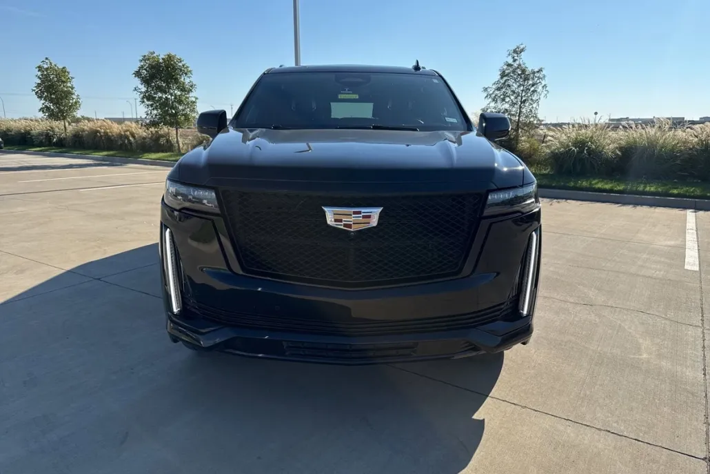 2023 Cadillac Escalade ESV Sport Platinum photo 1