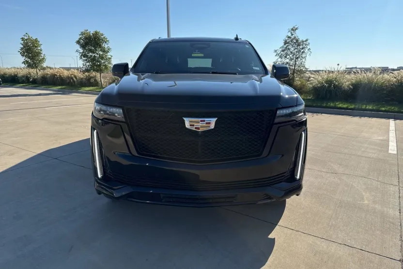 2023 Cadillac Escalade ESV Sport Platinum photo 1