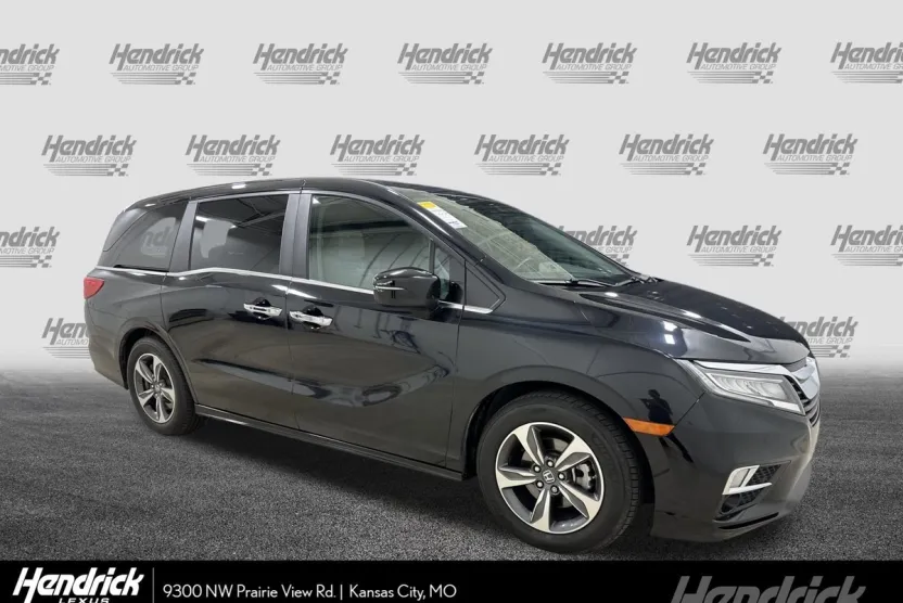2018 Honda Odyssey Touring photo 1