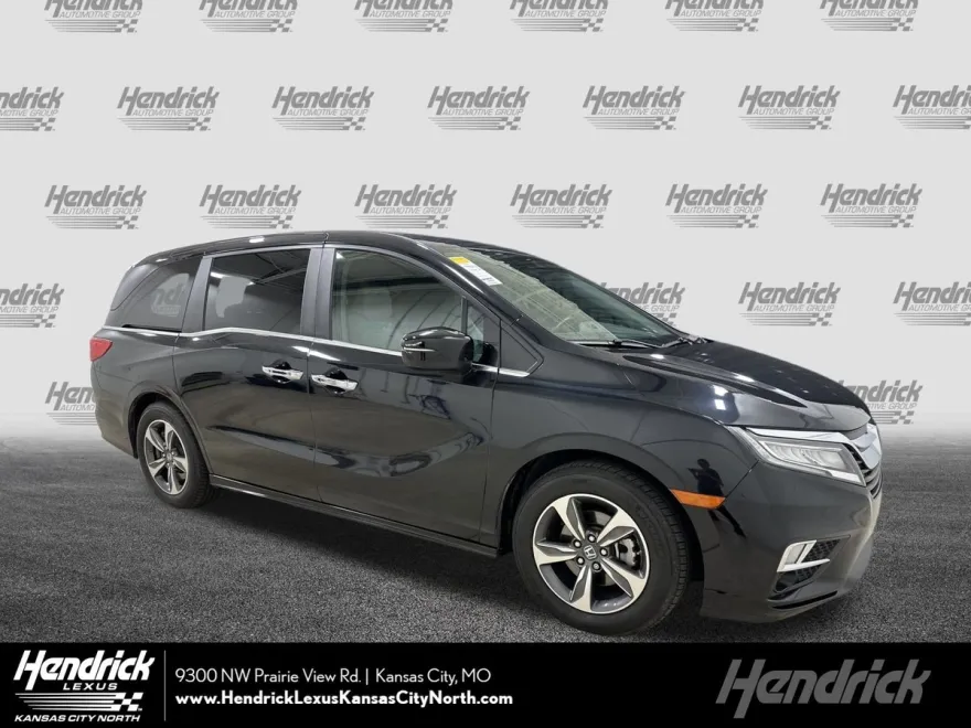 2018 Honda Odyssey Touring photo 1