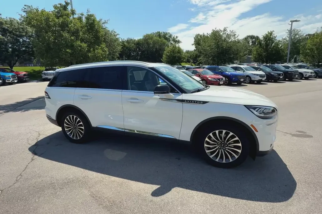 2023 Lincoln Aviator Reserve photo 1