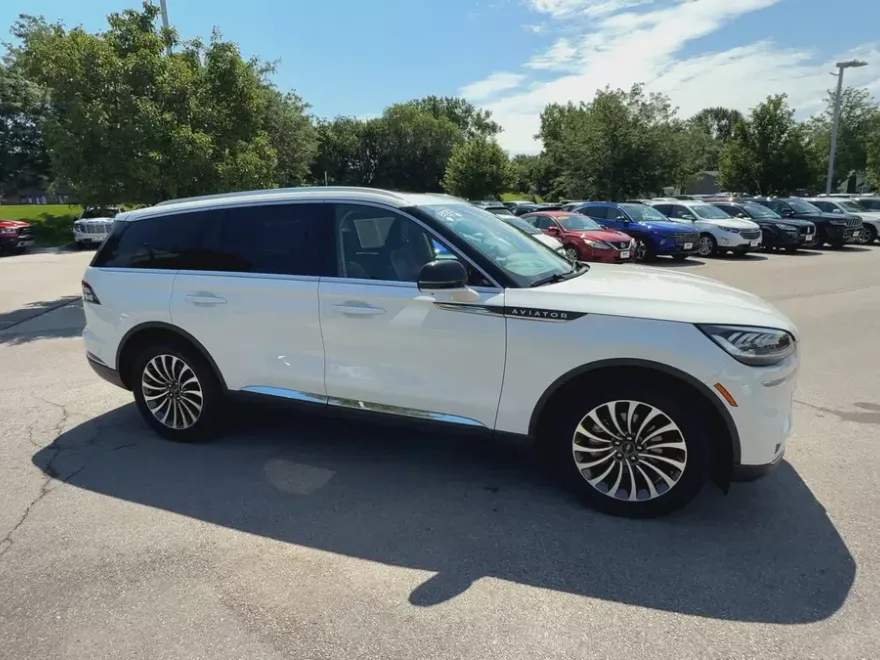 2023 Lincoln Aviator Reserve photo 1