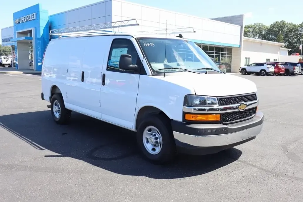2025 Chevrolet Express 2500 Work Cargo Van photo 1