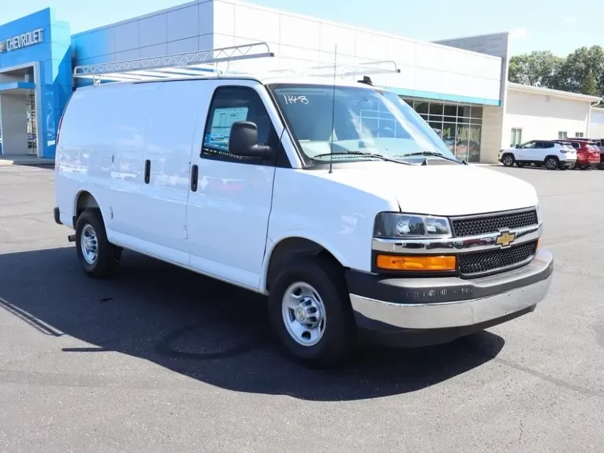 2025 Chevrolet Express 2500 Work Cargo Van photo 1