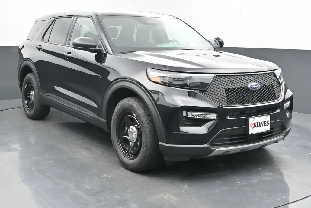 2025 Ford Explorer photo 1