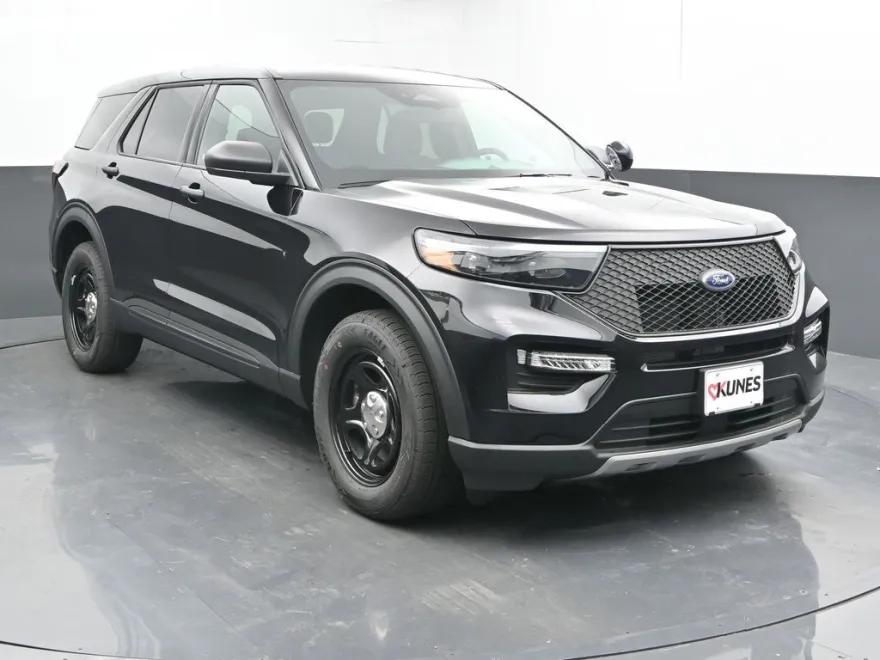 2025 Ford Explorer photo 1