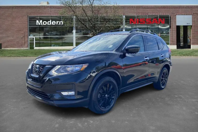 2018 Nissan Rogue SV photo 1