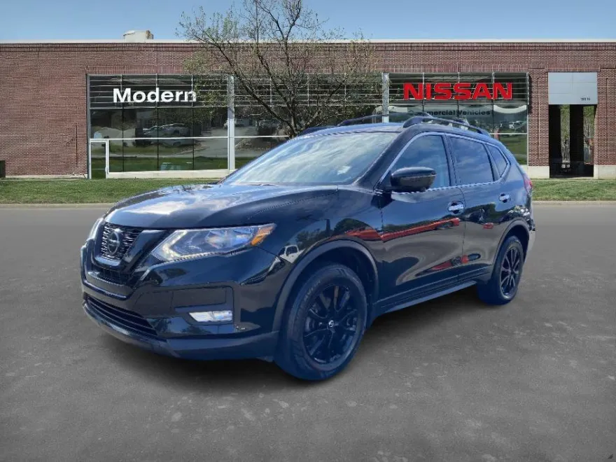 2018 Nissan Rogue SV photo 1