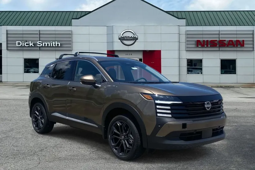 2025 Nissan Kicks SR photo 1