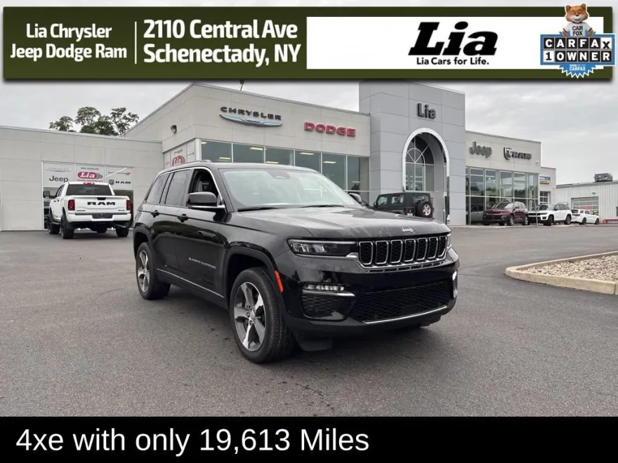 2023 Jeep Cherokee Limited photo 1