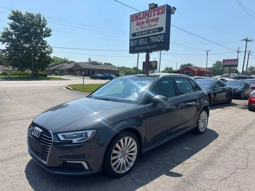 2017 Audi A3 E-tron Premium photo 1