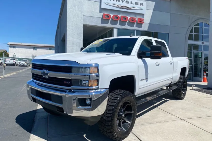 2016 Chevrolet Silverado 2500HD LT photo 1