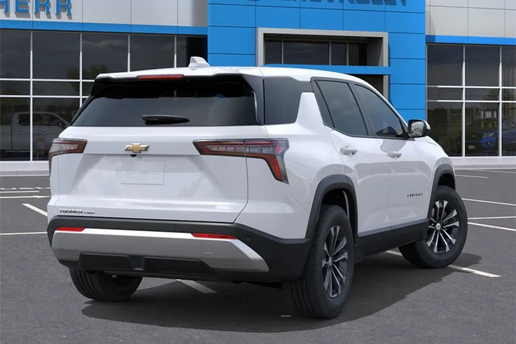 2026 Chevrolet Equinox LT photo 1