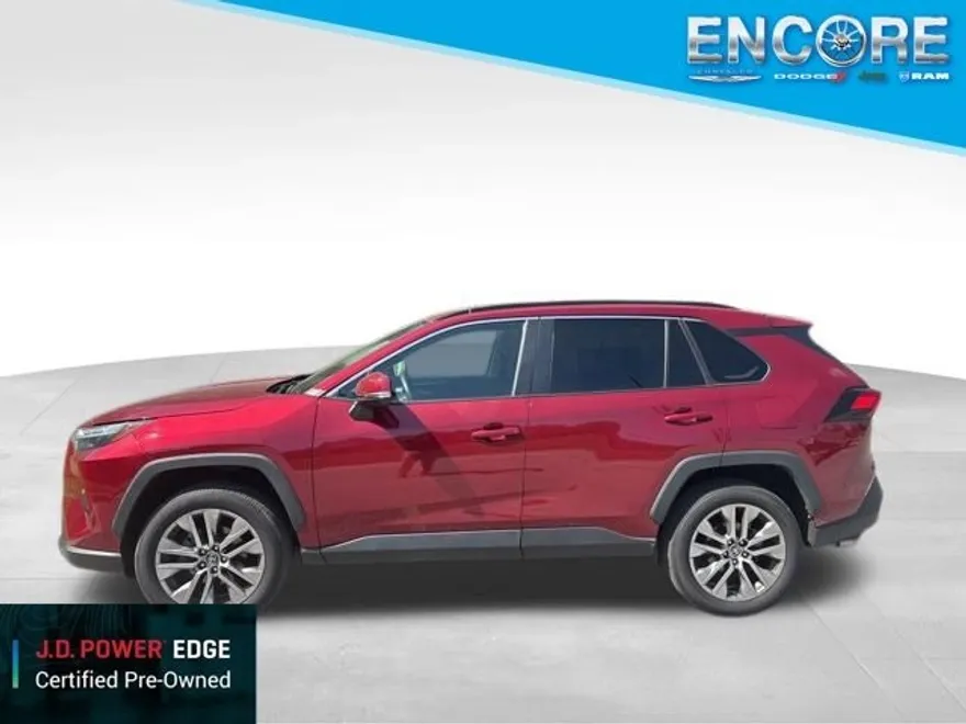 2022 Toyota RAV4 XLE Premium photo 1
