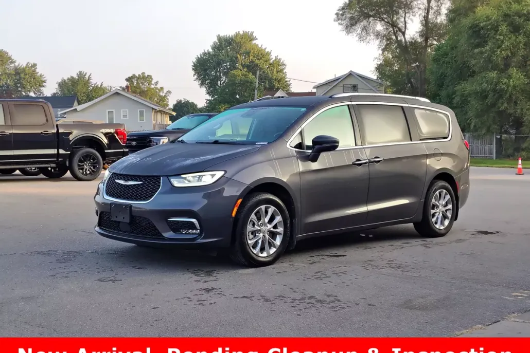 2021 Chrysler Pacifica Touring L photo 1