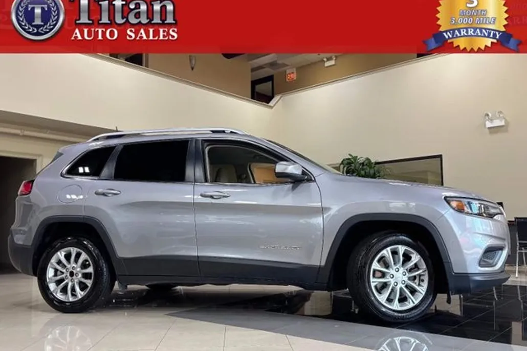2019 Jeep Cherokee Latitude photo 1