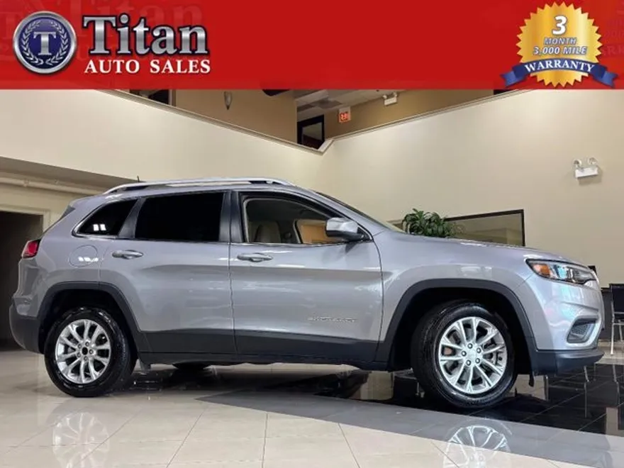 2019 Jeep Cherokee Latitude photo 1