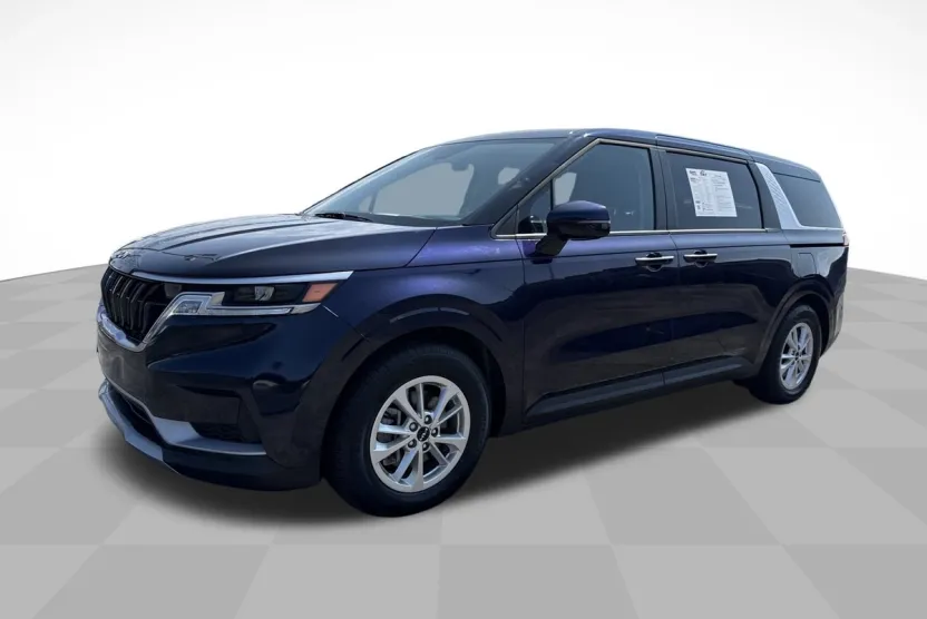 2024 Kia Carnival LX photo 1