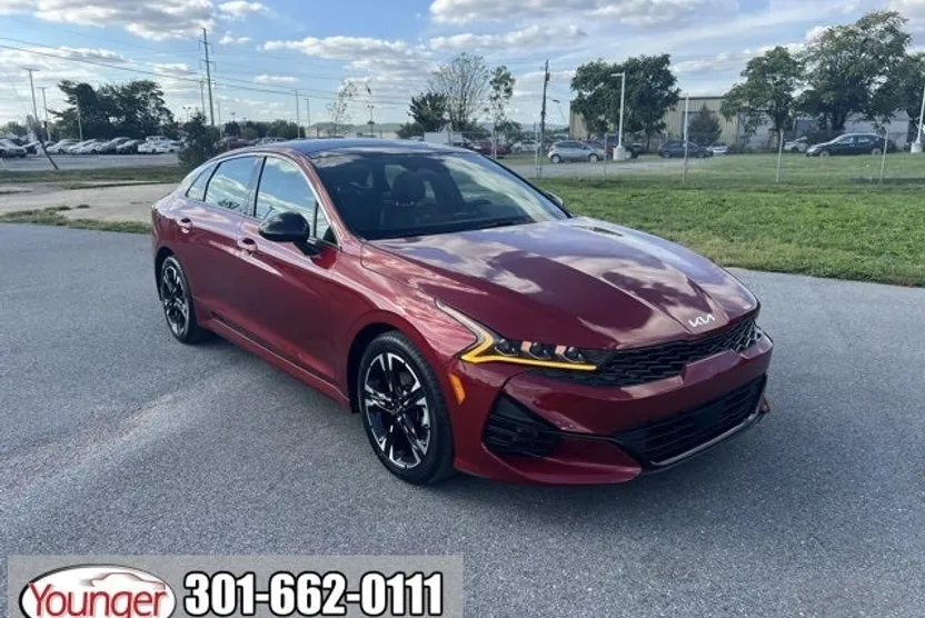 2022 Kia K5 GT-Line photo 1
