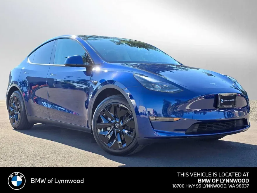 2024 Tesla Model Y Long Range photo 1