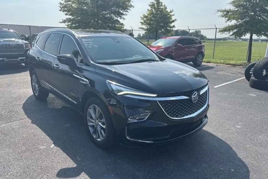 2023 Buick Enclave Avenir photo 1
