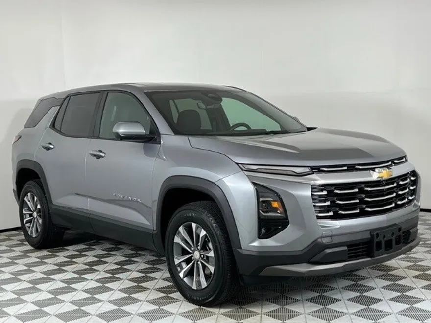 2025 Chevrolet Equinox LT photo 1