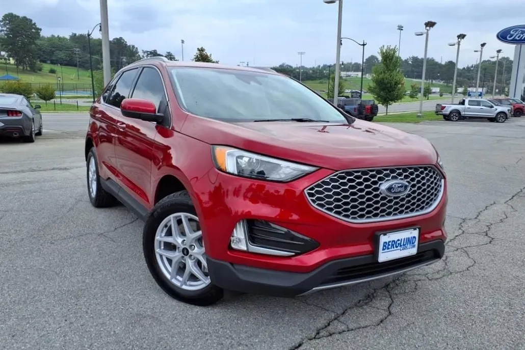 2024 Ford Edge SEL photo 1