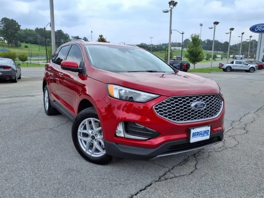 2024 Ford Edge SEL photo 1